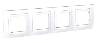 UNICA Basic - Plaque de Finition Blanc (4 postes)