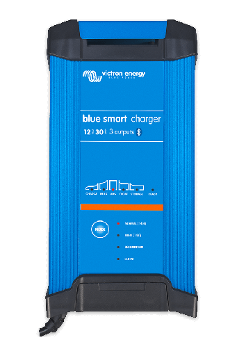 [BPC123047002] Blue Smart IP22 Charger 12/30(1) 230V CEE 7/7